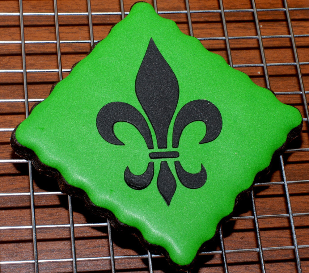 Fleur de Lis Cake Stencil by Designer Stencils used on Green Cookie