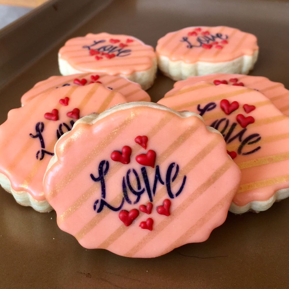 Cookies decorated using the Valentines Round Cookie Stencil 3 Pc Set