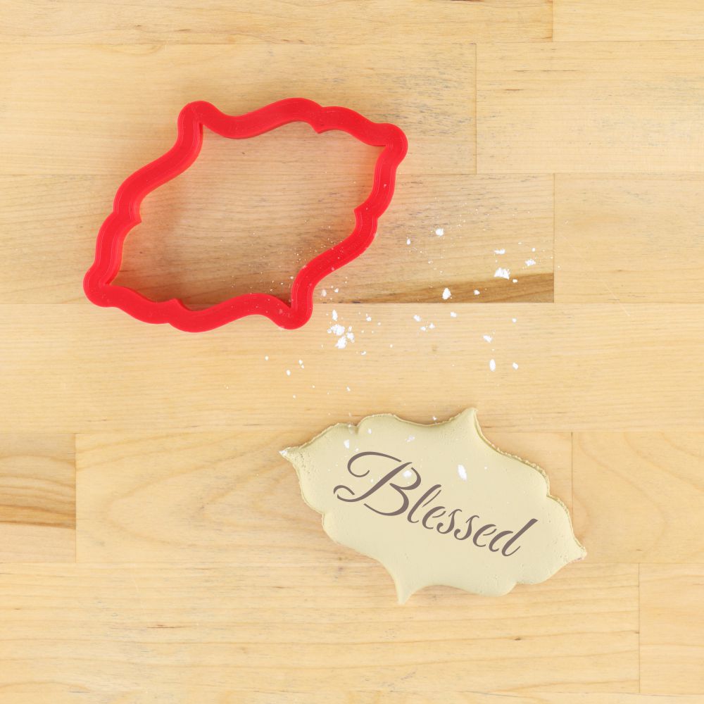 Give Thanks Cookie Stencil on Thanksgiving cookie using the Augustus Plaque cookie cutter