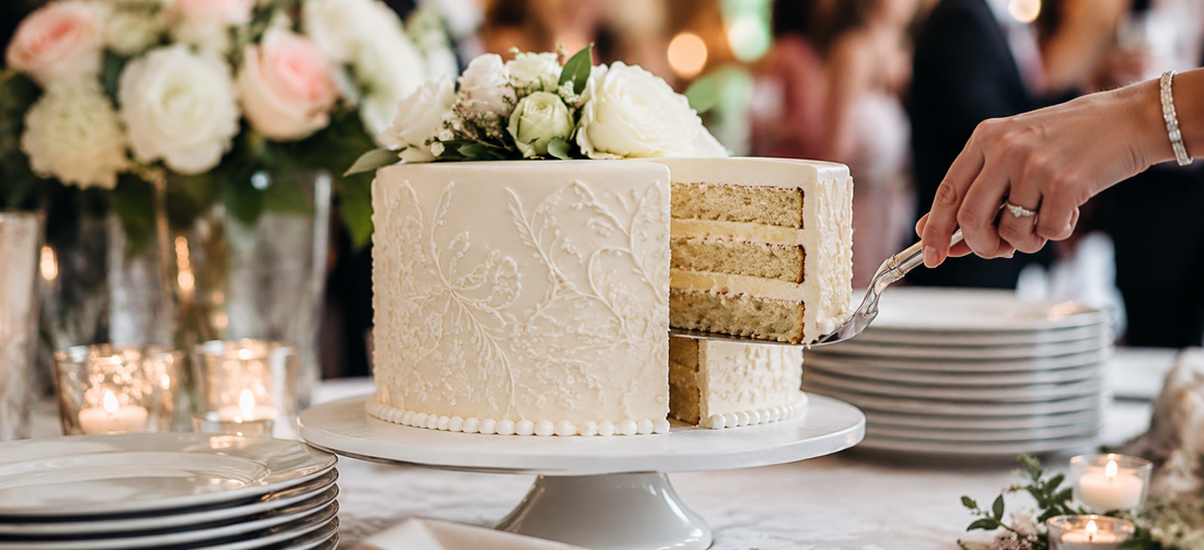 Cake Sizing Guide: Choosing the Right Confection Couture Stencil for Your Cake